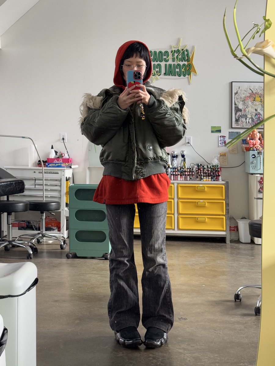 backpackitten's tweet image. Me @ work 2day