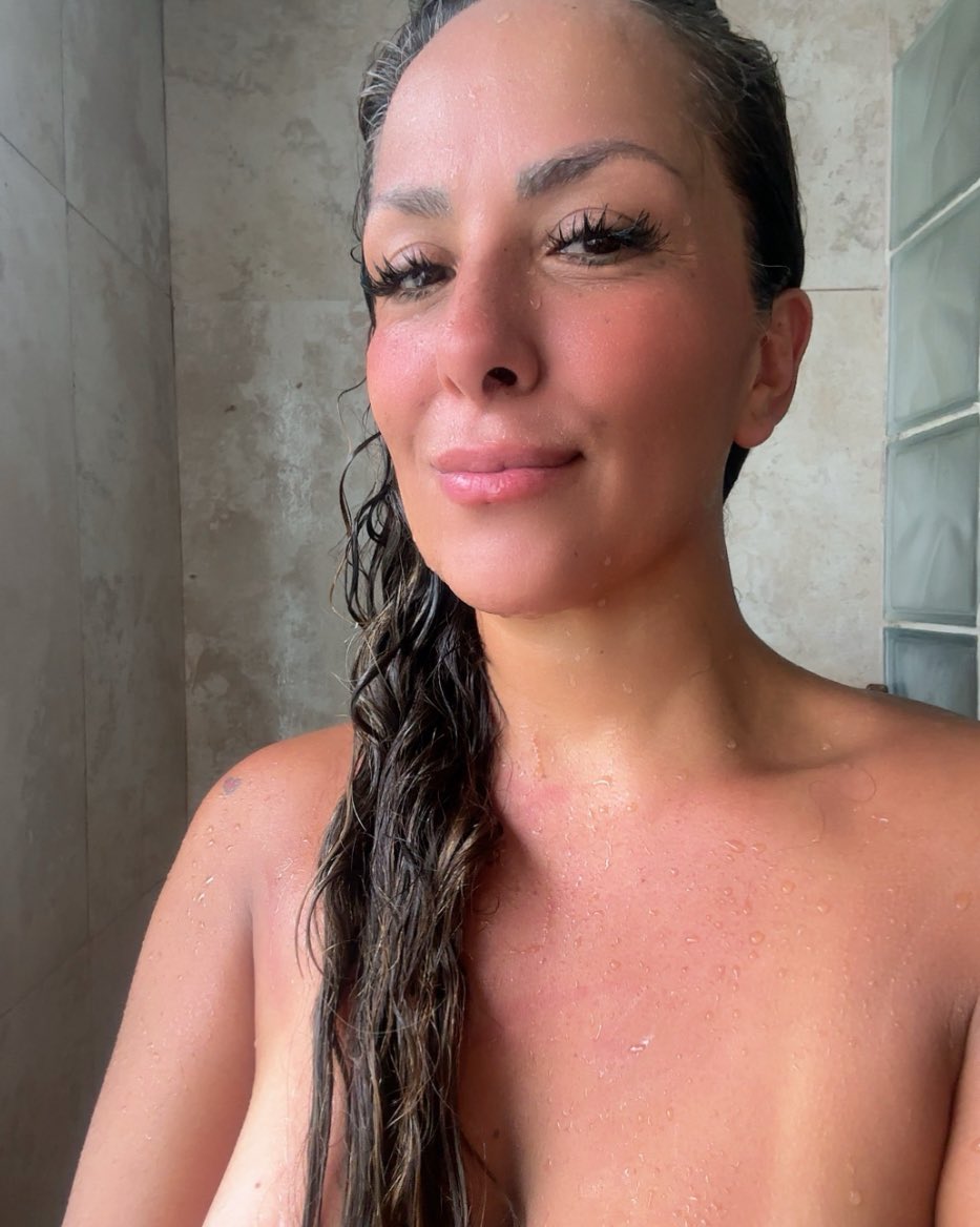 YourOwnerSavannha tweet media