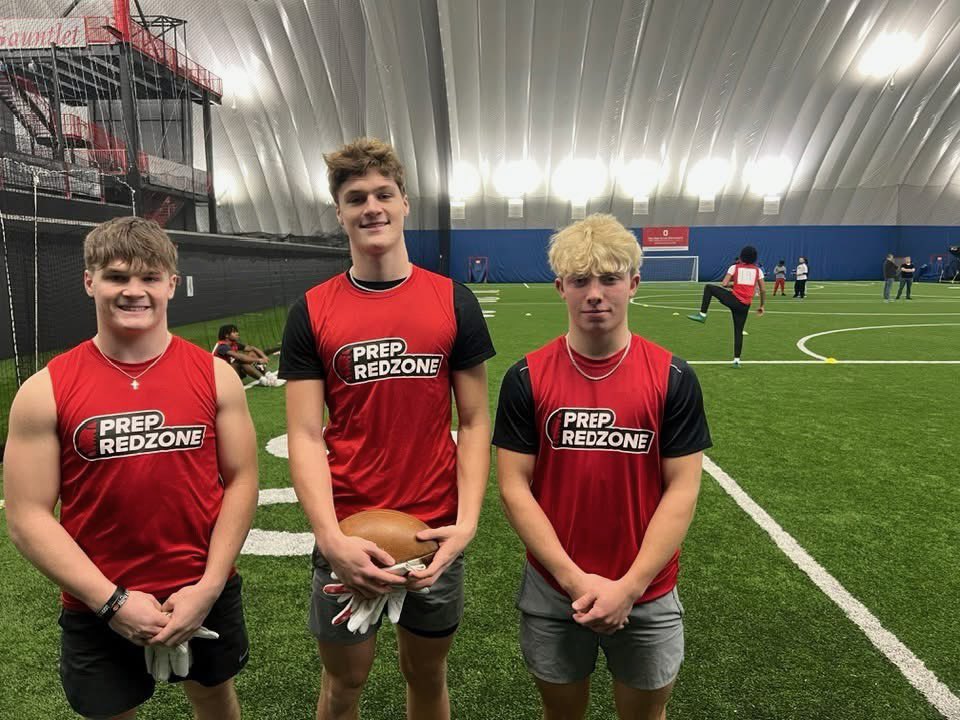 Had a great time at the Prep Redzone Ohio Stock Up Camp this weekend with some of my teammates! Ran a 40 hand held time of 4.39 and also a 4.41!!