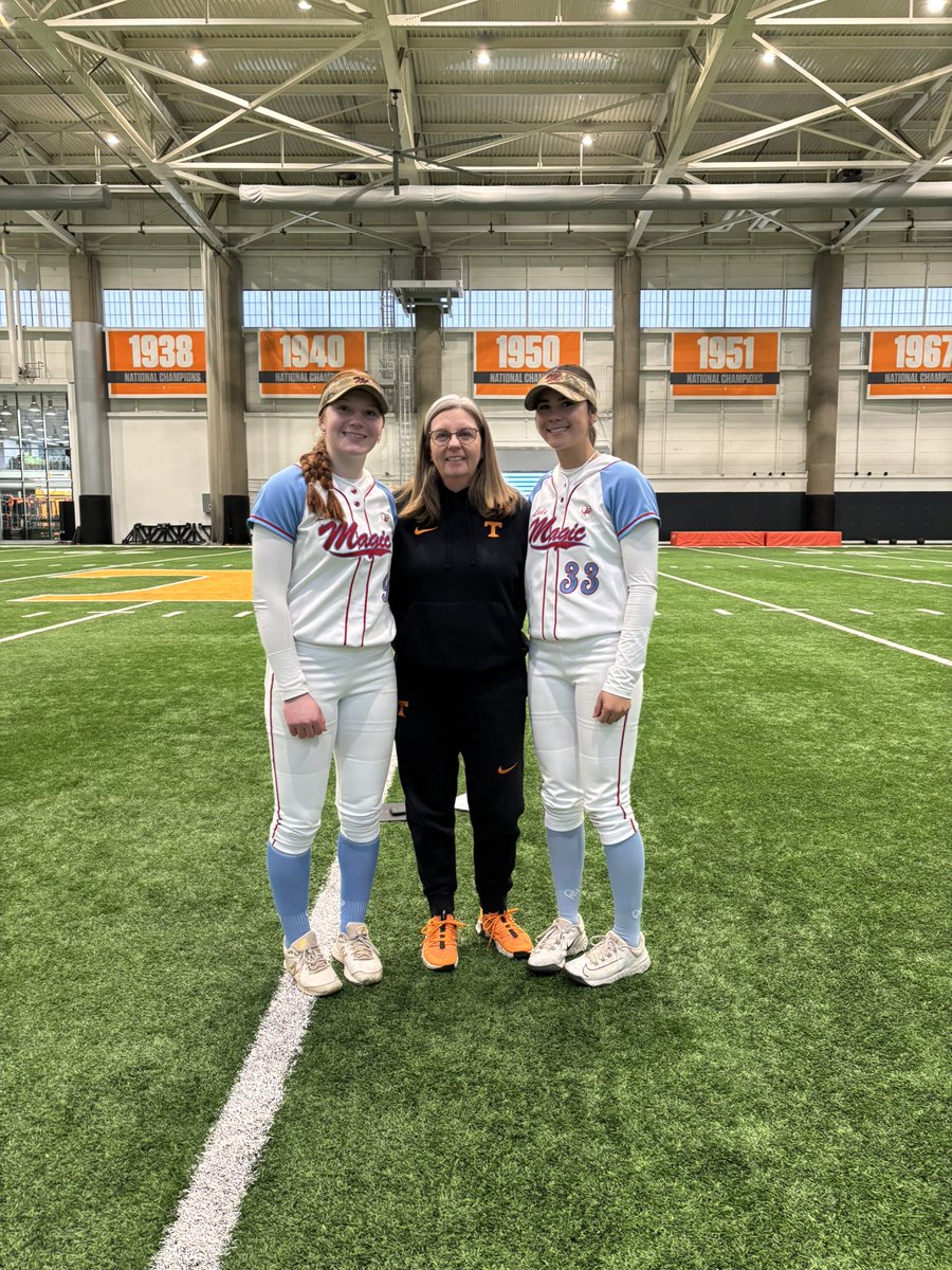 TJ_Jennings2027's tweet photo. Thank you @Vol_Softball for putting on an amazing camp!! I had a great time touring facilities and getting to know coaches and players aswell!!
#volsoftball #tenessee #softball #classof2027 @KarenWeekly https://t.co/TWw5zLejIv