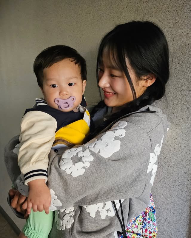 minji pics tweet media