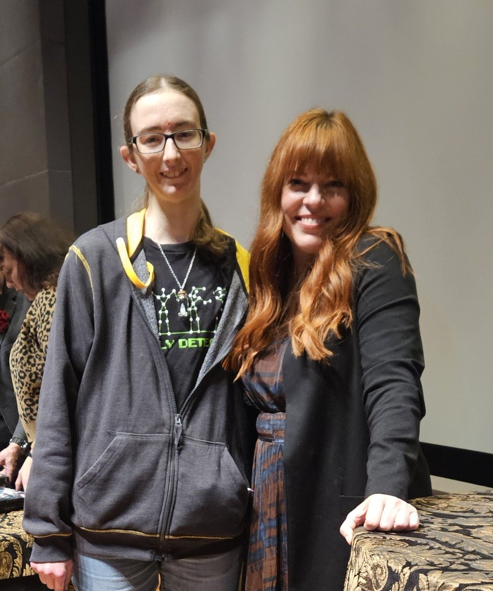 ADisneyLife4Me1's tweet photo. It was so awesome to meet @amybruni  last night and hear from her in person! Thank you, Amy! You are amazing! 👻 https://t.co/GtZcX7cWib