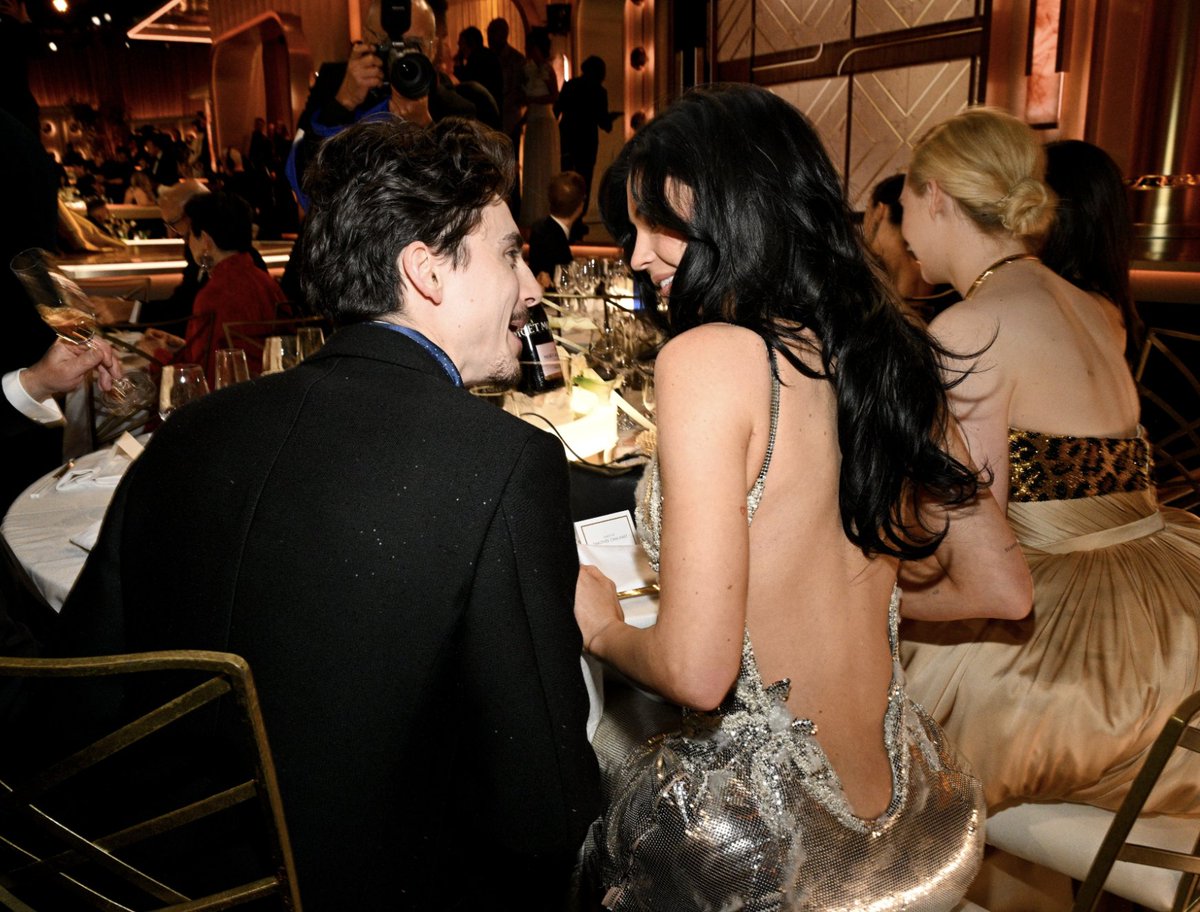 ohheyjenna's tweet image. a modern art piece that really makes you think, "wow, nyu timothee is probably so proud of hollywood timothee"