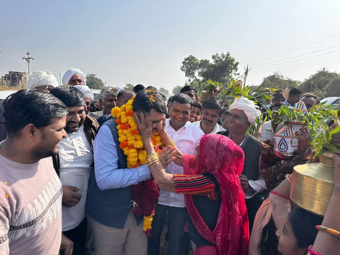 સારા કાયઁ ને બિરદાવવુ જોઇએ.....
વાવ થરાદ ને નવિન જીલ્લો બનાવવા બદલ આભાર...<a href="/ChaudhryShankar/">Shankar Chaudhary</a>