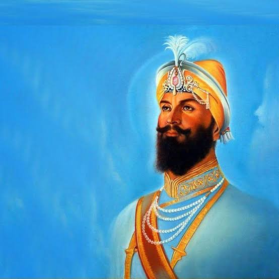 सूरा सो पहिचानिए जो लड़ै दीन के हेत,
पुर्जा-पुर्जा कट मरे, कबहूं न छाड़ै खेत।।
मानवता की रक्षा के लिए अपना सर्वस्व अर्पण करने वाले, खालसा पंथ के संस्थापक, सिख धर्म के 10वें गुरु, श्री गुरु गोबिंद सिंह जी के प्रकाश पर्व पर उन्हें भावपूर्ण नमन।🙏🚩
#PrakashParv 
#प्रकाश_पर्व