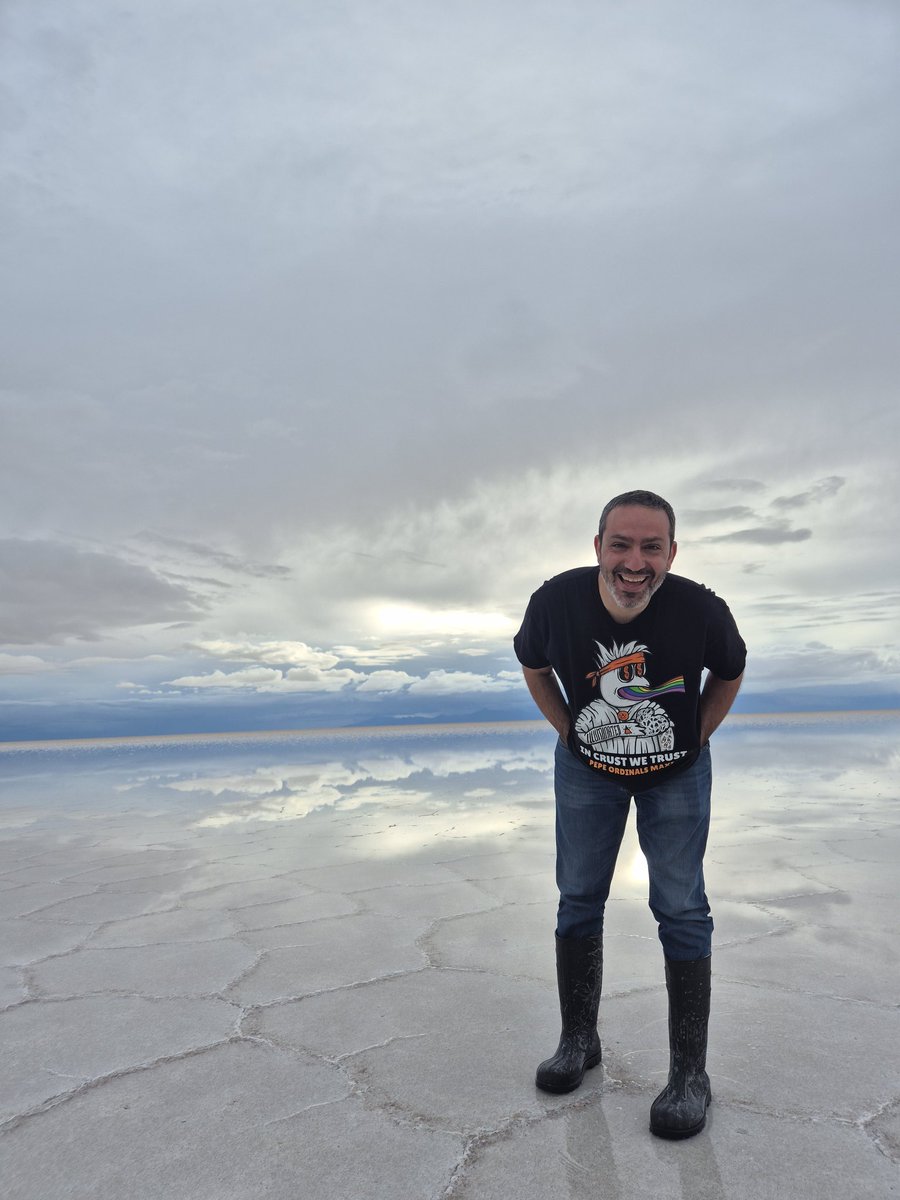 Gm 
Visiting salar de Uyuni, the world's largest salt flats in Bolivia was one of the most beautiful experiences ever.. 
My advice: collect memories not only jpegs .. 
And yes I was rocking my fav <a href="/Pepe_Ordinals/">Pepe Ordinals Maxi</a> t-shirt ❤️