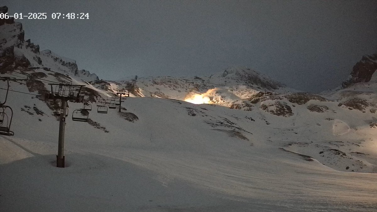 Pour les lèves tôt un petit tour sur les hauteurs avec les webcams de #gourette  au petit matin gourette.com/infos-pratique… 
#Gourette #StationDeSki #WebcamLive #Pyrénées #Montagne #PyrénéesAtlantiques #GouretteLive