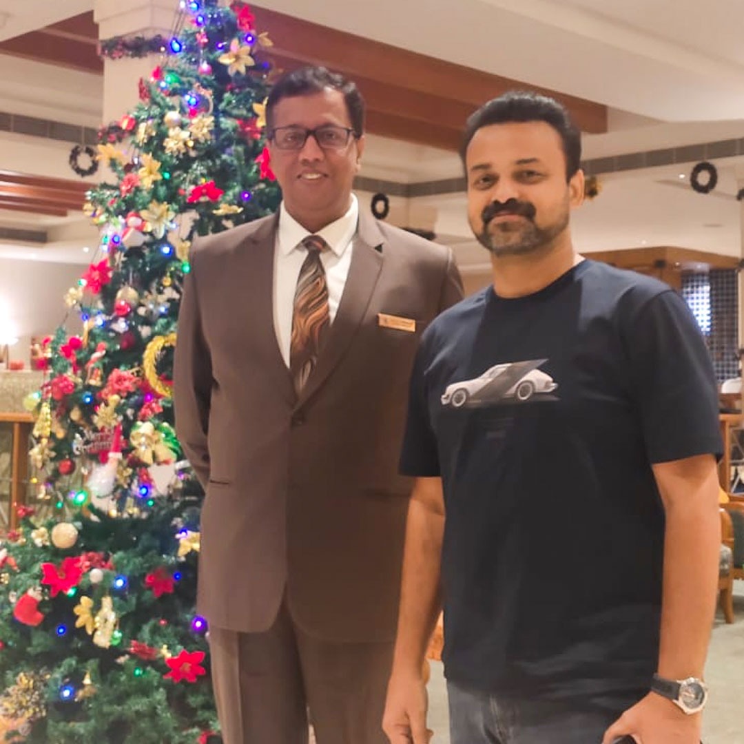 monsoonempress's tweet photo. A Starry Visit at Monsoon Empress!
We were delighted to host the talented Indian actor and film producer, Kunchacko Boban, at Monsoon Empress Hotel!
Monsoon Empress – Where luxury meets excellence.
#KunchackoBoban #MonsoonEmpress #CelebrityVisit #LuxuryExperience #CochinHotels https://t.co/mSKlCVIX3H