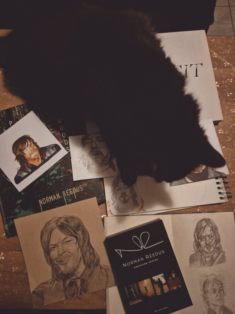 moonlightadele's tweet image. Happy birthday 🐈‍⬛ @wwwbigbaldhead 🎂🫂💖
#normanreedus