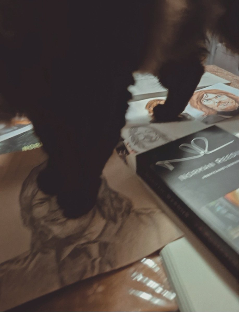 moonlightadele's tweet image. Happy birthday 🐈‍⬛ @wwwbigbaldhead 🎂🫂💖
#normanreedus