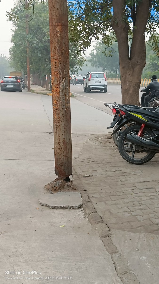 सावधानी हटी

दुर्घटना घटी 

#स्थान: Eldeco Utopia Gate No.2 Sec 93A

<a href="/noida_authority/">NOIDA Authority</a>