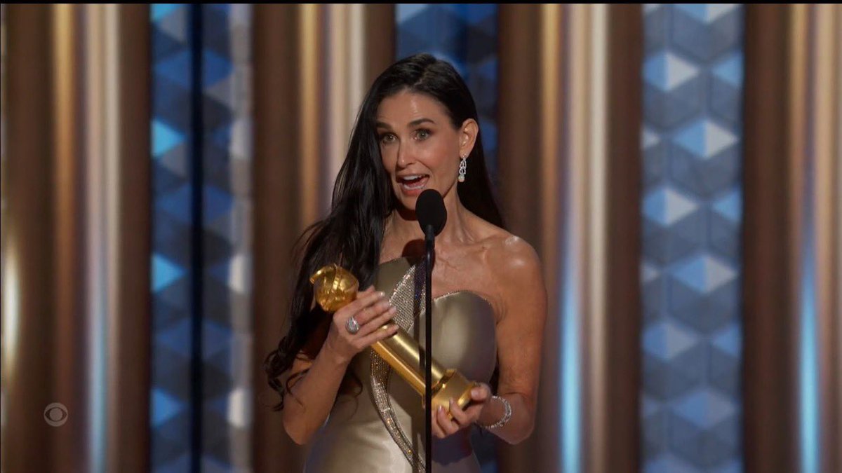 Discours de remerciement de Demi Moore #GoldenGlobes  :

« Je fais ça depuis 45 ans et c'est la première fois que je gagne quelque chose en tant qu’actrice. » 🥺💔