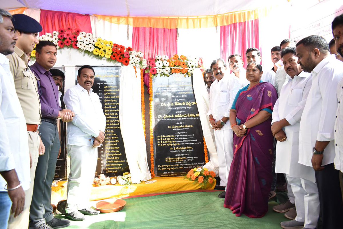 sattu_mallesh's tweet photo. ఆదిలాబాద్ పట్టణంలో పలు అభివృద్ధి కార్యక్రమాల్లో గౌరవ మంత్రివర్యులు @meeseethakka గారితో కలిసి పాల్గొనడం జరిగింది. ఈ కార్యక్రమాల్లో స్థానిక ఎమ్మెల్యే @PayalShanker_ గారు, ఆదిలాబాద్ ఎంపీ గోడెం నగేష్ గారు, ఎమ్మెల్సీ దండే విఠల్ గారు, ఎస్పీ గారు పాల్గొన్నారు.
#developmentactivities #adilabad #SattuMallesh #grandhalayachairmen #TelanganaCongress