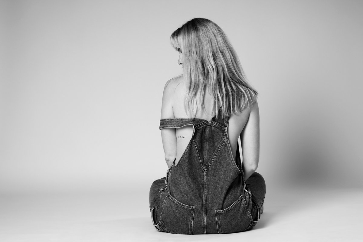 fotolibb_com's tweet photo. #blackandwhitephotography #glamour #brnowoman https://t.co/X1mNJha726