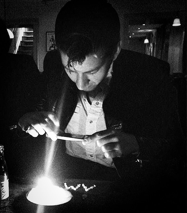 juanmaravilla01's tweet photo. 39 años para el único hombre con derechos y el hombre sexo , alex turner https://t.co/PViDPDTqTq