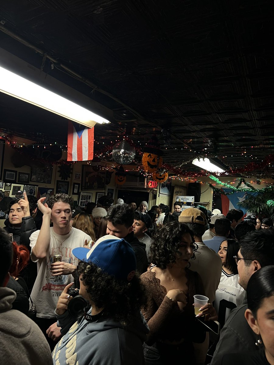 chiquitadina_'s tweet photo. Benito listening party at Toñitas—the only Bori Social Club in Brooklyn ❤️ https://t.co/vjdofc1l9J