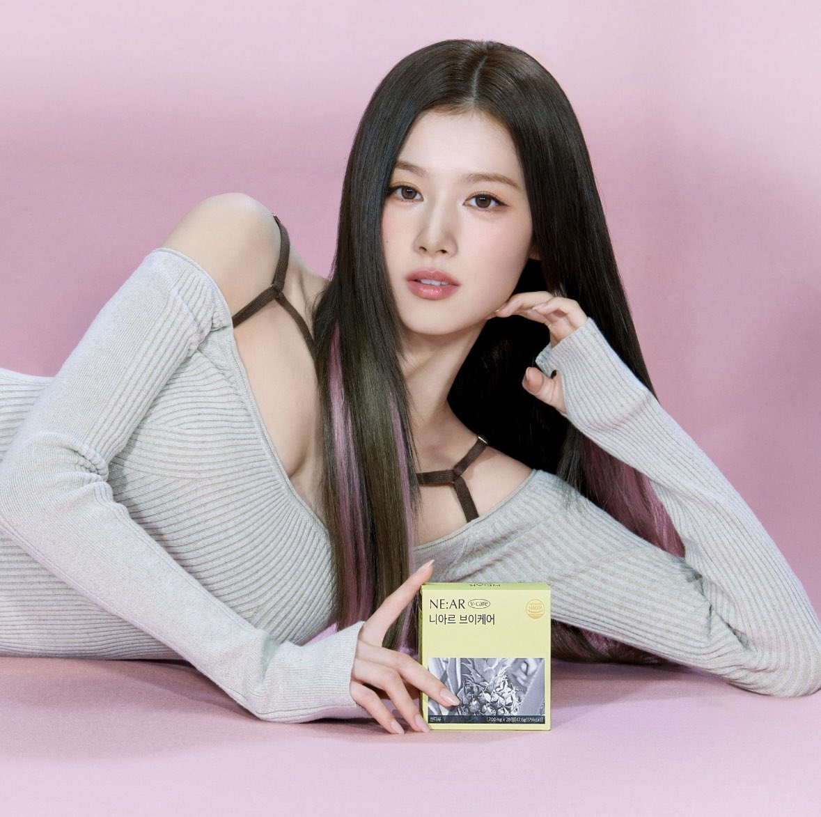 TWICE MISAMO SANA サナ サブリー ブランケット GXiIUyJbQAA74A0.jpg