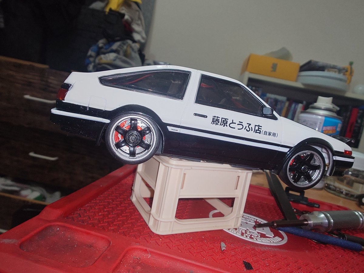 katsuki71101's tweet image. アリエクで頼んだ　ミニッツ用のアルミモーターカバー　ブレンボ風ブレーキディスク　装着完了　めっちゃいい　色々削って調整して走れるようになりました！

#ミニッツ
#頭文字D
#AWD