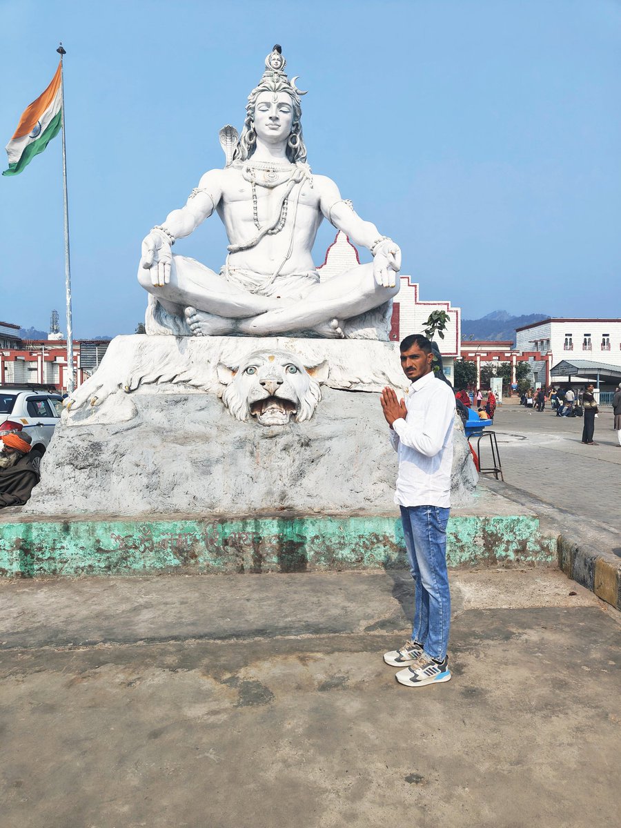 Mahipalkala777's tweet photo. शिव स्वर्ग, शिव मोक्ष, 
शिव परम साध्य है
शिव जीव, शिव ब्रह्म, 
शिव ही आराध्य है
#हर_हर_महादेव 🙏🙏🙏
#ॐ_नमः_शिवाय 🚩
#जय_सोमनाथ 🙏
#Jay_Veer_Tejaji
#शुभ सोमवार 
       👉@Mahipalkala777
#HelicopterCrash #porbandar #Gujrat #INDvsAUSTest #RohitSharma #RunningWild #zelena #oyorooms https://t.co/LI4z1og1w1