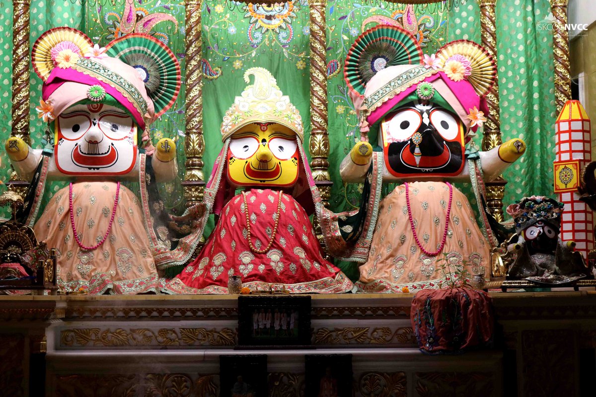 ISKCONPune's tweet photo. 🌷Mangal Arati Darshan🌷🗓06/01/2025🙏🚩@ISKCONNVCCPune🚩
.
.
#ISKCONNVCC #ISKCONPune #ISKCONNVCCPune #ISKCON
#6thjanuary #6thjanuary2025 #Monday
#Harinaamsankirtan #Radheshyamdas #Radheradhe
#Sankirtan #Kirtan #Vrindavan #Mayapur #Prabhupada
#GVE #GovardhanEcoVillage #Radha https://t.co/64ui4EKKyx