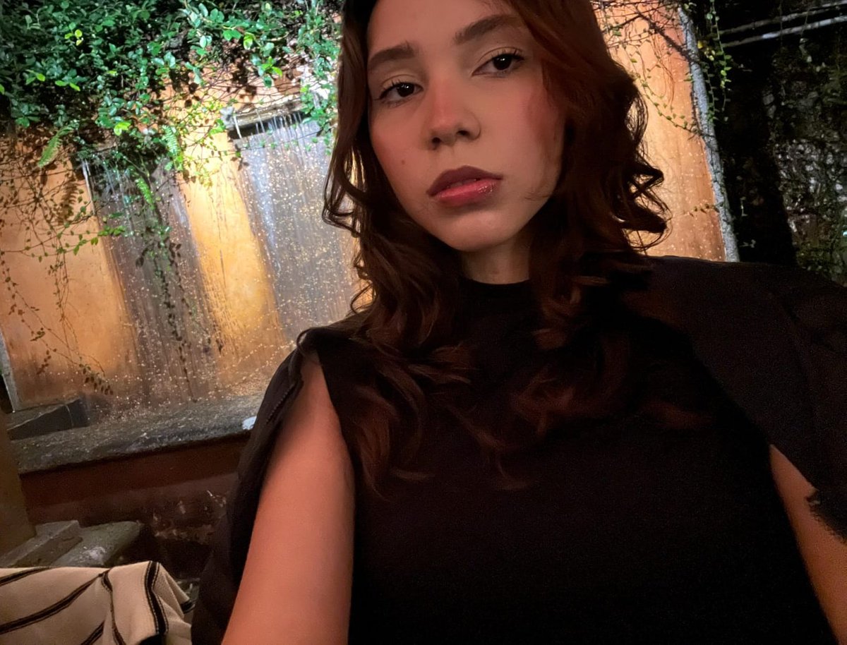 michcatochoo's tweet photo. Back to black https://t.co/qYJ9GyoOJ9