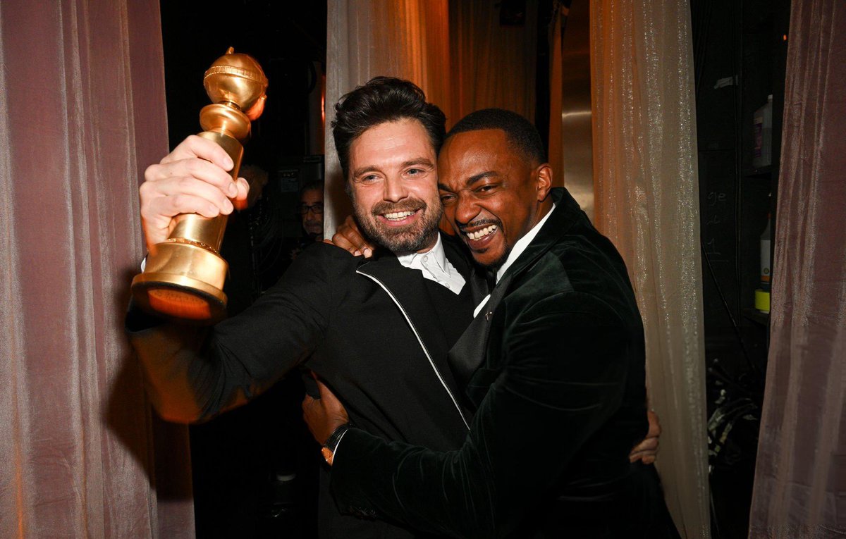 ScottGustin's tweet photo. And the award for best moment of the night goes to Anthony Mackie and Sebastian Stan https://t.co/BMrl1Ds0NQ