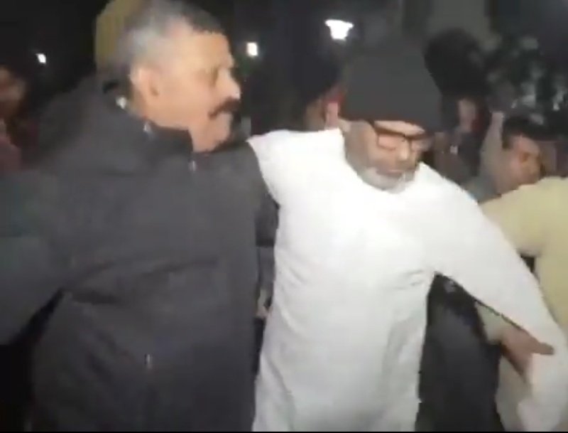 Meet_your_voice's tweet photo. विद्यार्थियों को न्याय चाहिए राजनीति नहीं।
#Shame #sstvi #StarAcademy #BPSC70th #BPSCProtest #bpsc_shiksha_satyagrah #BPSC_NO_NORMALIZATION #bpsc_tre3 #bpsc_date_extend https://t.co/2BM8B62uYl