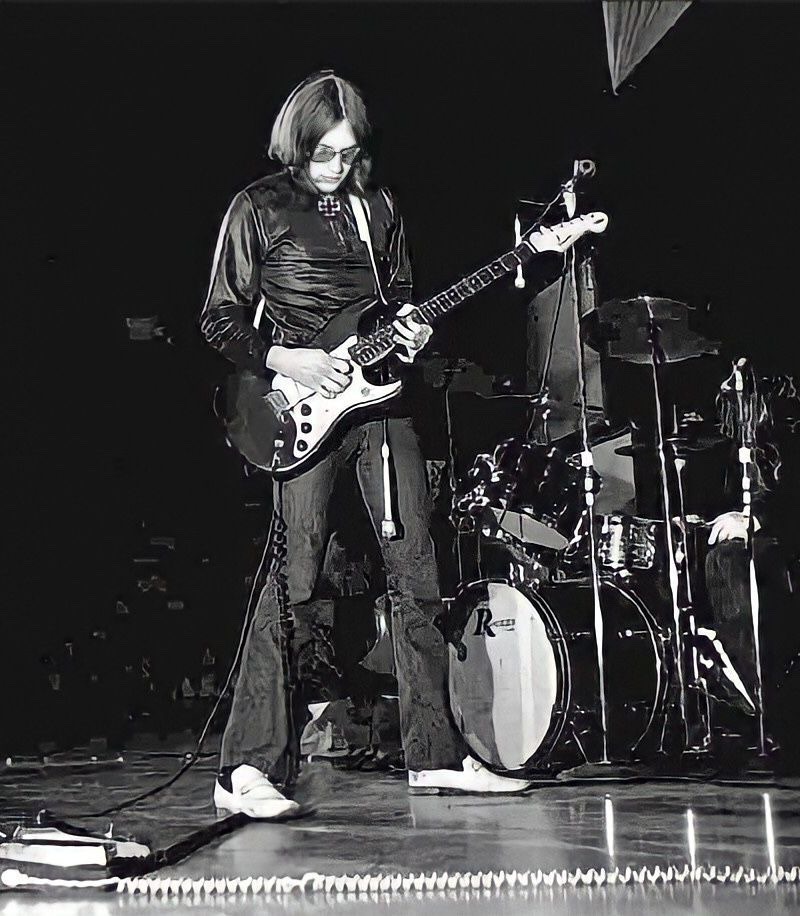 PunkRockStory's tweet image. In memory of Ronald Franklin Ashton, co-founder, guitarist, bassist and co-songwriter of the rock/proto-punk rock band The Stooges.

Ron Ashton died of a heart attack 16 years ago today at the age of 60

#punkrock #protopunk #thestooges #ronashton #history #punkrockhistory #otd