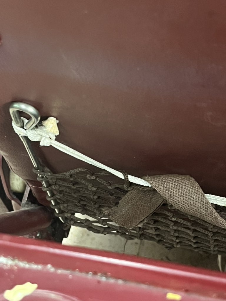 amitoshverma's tweet photo. @AshwiniVaishnaw @IRCTCofficial @RailMinIndia pnr 2655815022. Pathetic condition of highest paid corporate train. Kya se kya bana diya is train ko. A shameful journey. Complete wastage of  hard earn money on this so called luxurious journey. https://t.co/bN4rnoW1fA