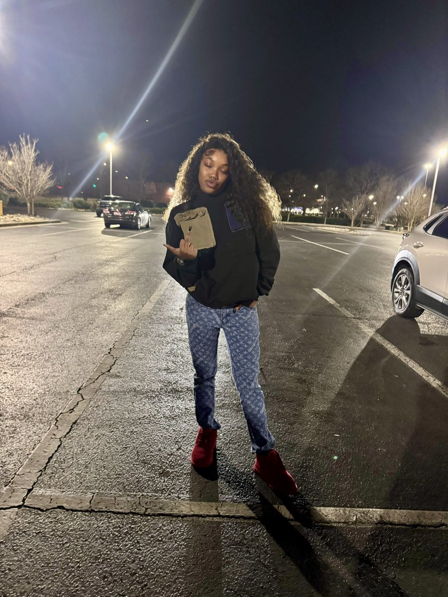 niquej_'s tweet photo. 🤘🏽 https://t.co/Pnhf15Usyh