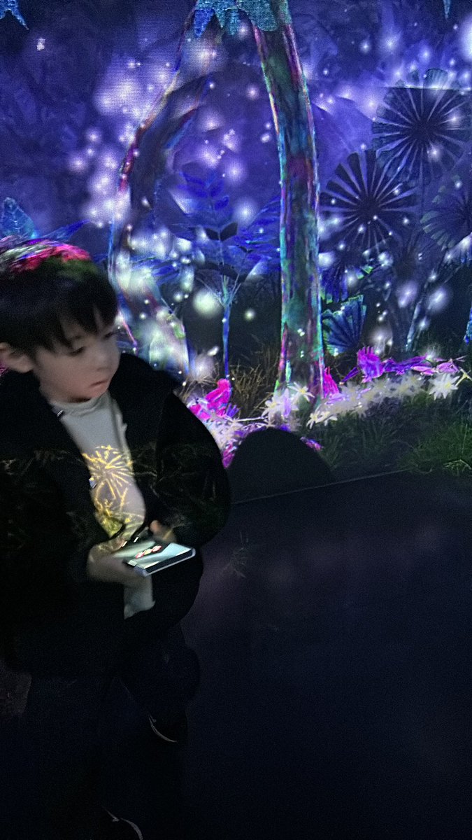 yawarakaerinya's tweet image. #GalaxyHarajuku
#GalaxyAI
#teamLabGalaxy
#チームラボ