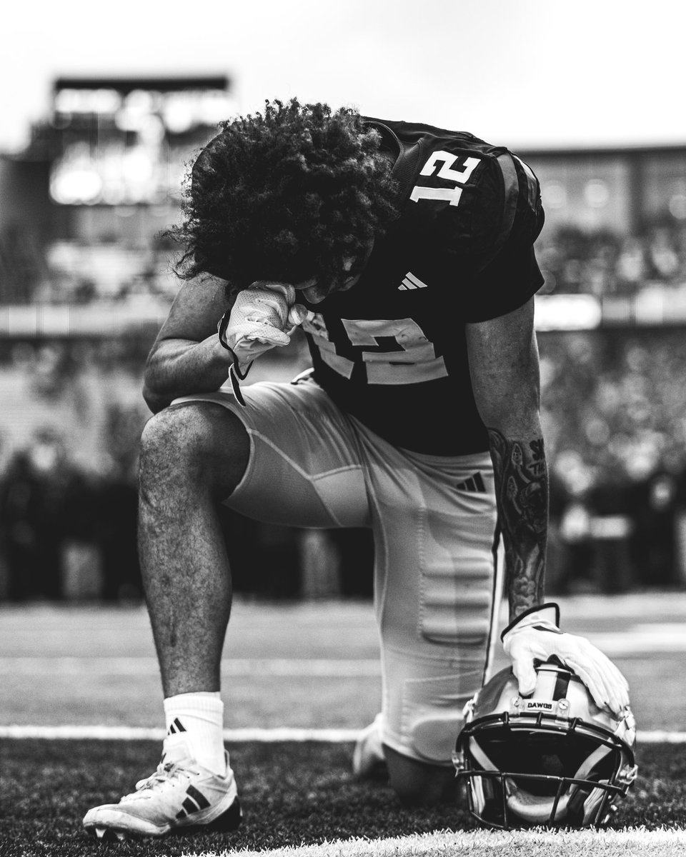 I want to thank all the great Husky fans and residents of the Seattle area who all helped me after I was involved in a robbery the other night. I want to let everyone know that I have recovered my property, the situation has been peacefully resolved. Thank you and God Bless!