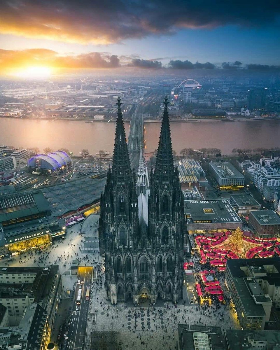 Cologne Cathedral, Germany--where the relics of the #Magi are kept. Took 7 centuries to build this magnificent church. Incidentally, there are 4 skulls, not 3 with the remains. Seems there really was "The Other/4th Wiseman." #Epiphany #EpiphanyOfTheLord
