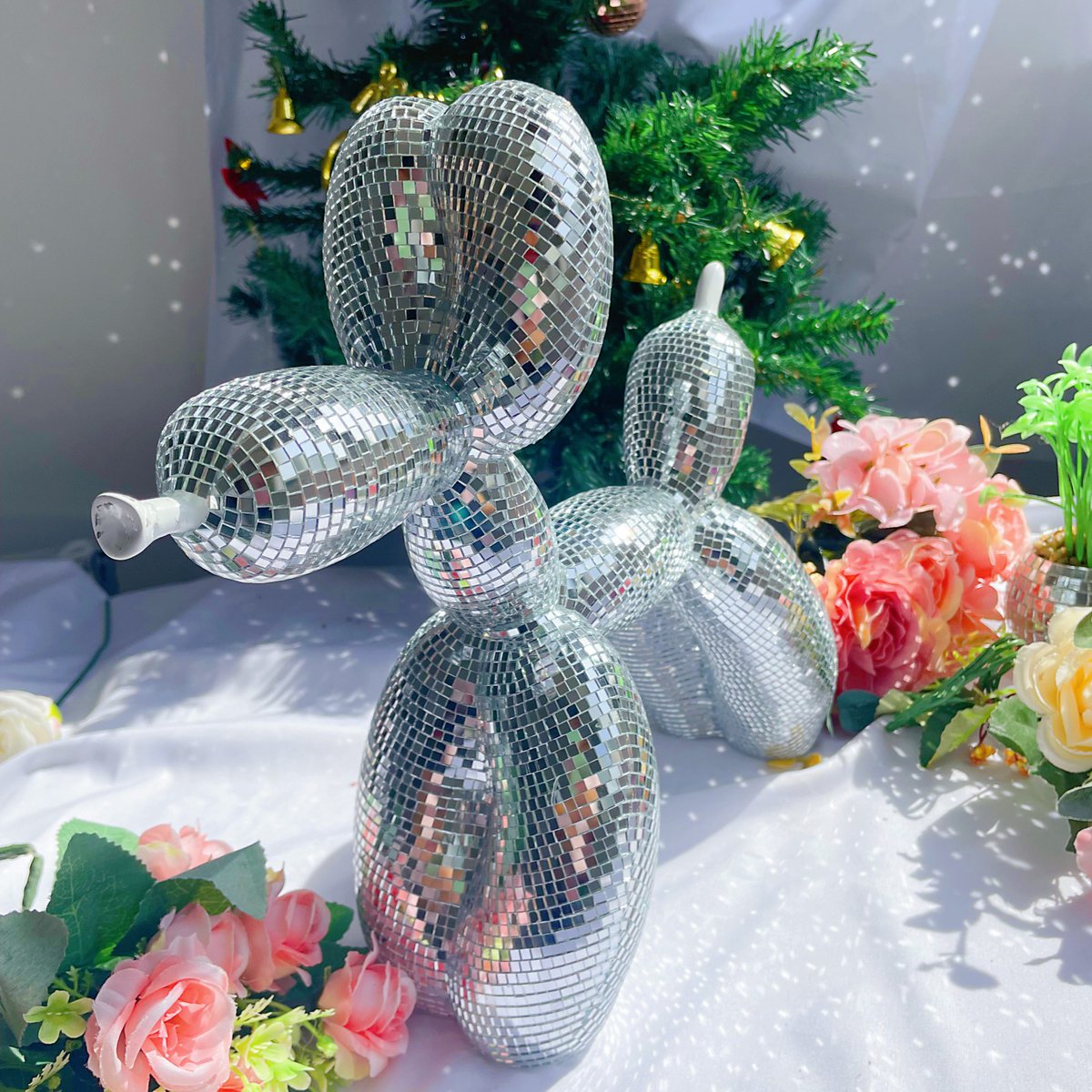 discomfg's tweet image. Meet the Disco Dog Maximalist Balloon Statue! 🐾✨ A playful and bold centerpiece for maximalist decor lovers. Perfect for adding sparkle to your space! 🌟

Shop now: mfgdisco.com | Amazon: amazon.com/stores/MFGDISC…
#DiscoDogStatue #MFGDISCO #BalloonDogDecor #Maximalist