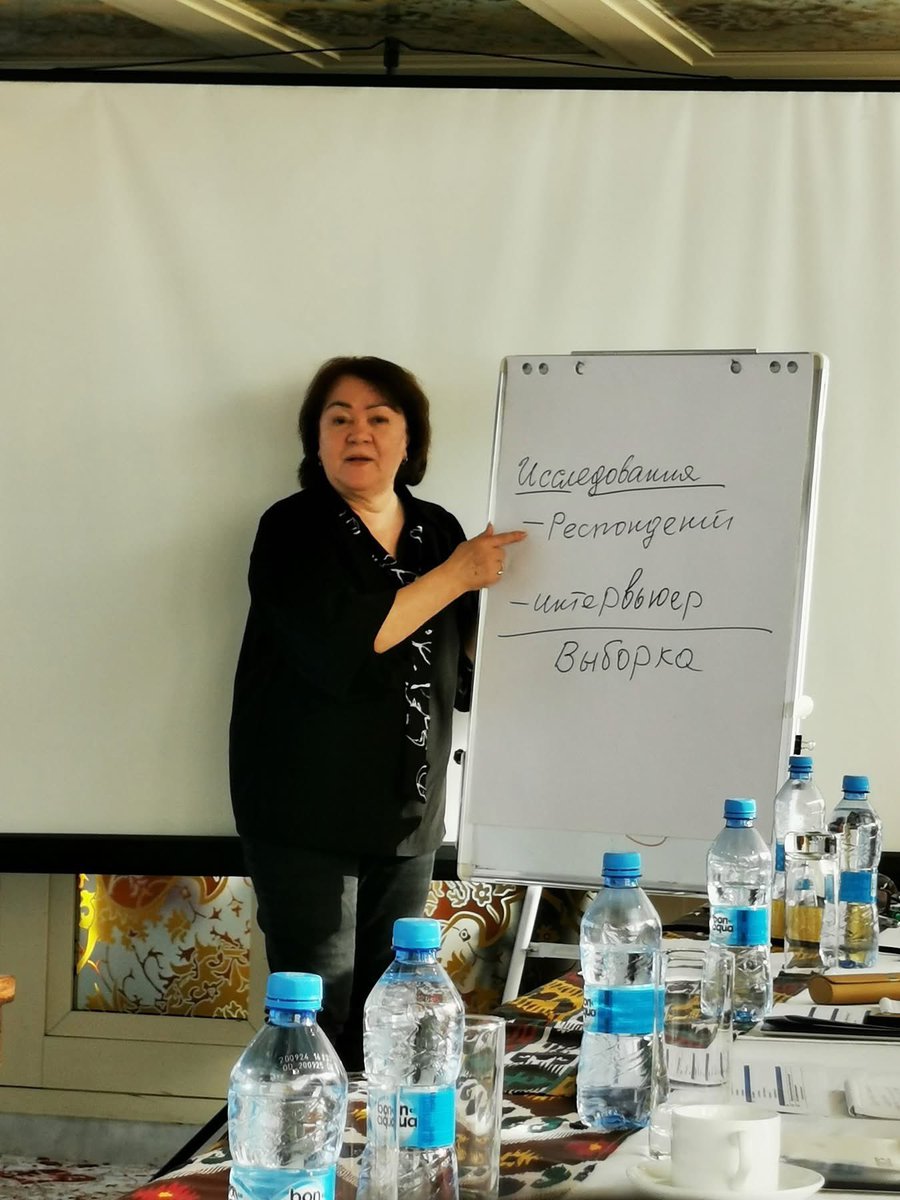 OSCEDushanbe's tweet image. Empowering leaders for change! 14 directors of @OSCE-supported Women’s Resource Centres in Tajikistan improved their skills in #projectdevelopment, #management &amp;amp; #fundraising. Backed by 🇳🇴🇺🇸🇫🇮🇪🇺🇦🇩🇩🇪, these Centre support survivors of #domesticviolence. 

osce.org/programme-offi…