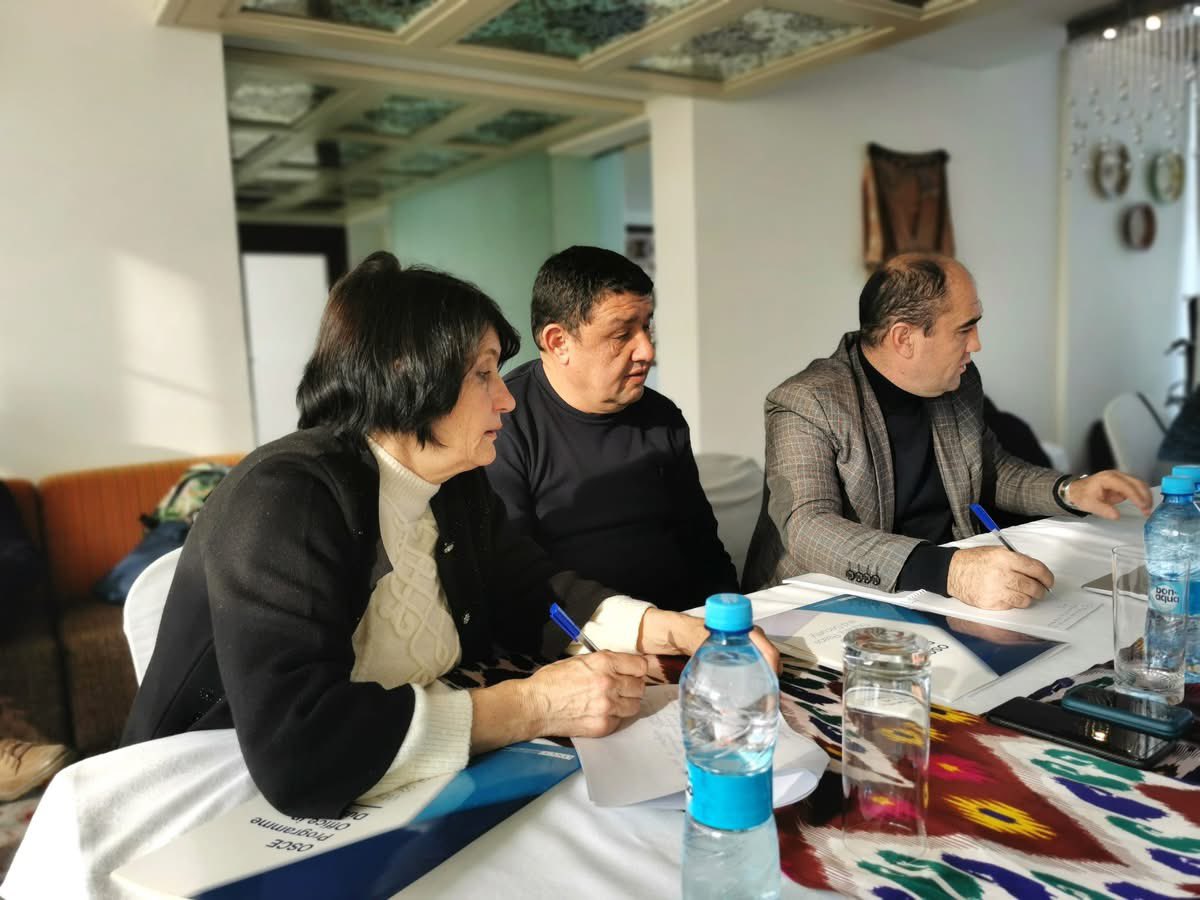 OSCEDushanbe's tweet image. Empowering leaders for change! 14 directors of @OSCE-supported Women’s Resource Centres in Tajikistan improved their skills in #projectdevelopment, #management &amp;amp; #fundraising. Backed by 🇳🇴🇺🇸🇫🇮🇪🇺🇦🇩🇩🇪, these Centre support survivors of #domesticviolence. 

osce.org/programme-offi…