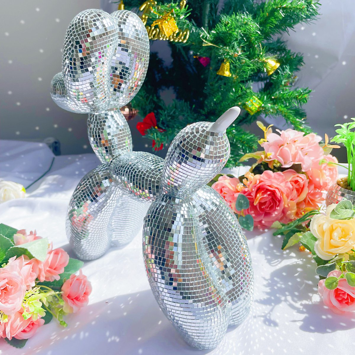 discomfg's tweet image. Meet the Disco Dog Maximalist Balloon Statue! 🐾✨ A playful and bold centerpiece for maximalist decor lovers. Perfect for adding sparkle to your space! 🌟

Shop now: mfgdisco.com | Amazon: amazon.com/stores/MFGDISC…
#DiscoDogStatue #MFGDISCO #BalloonDogDecor #Maximalist