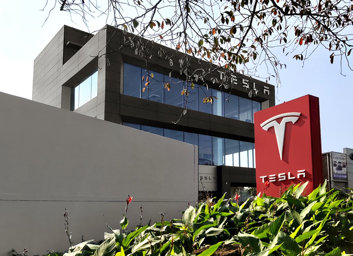 NightFury4S's tweet photo. 테슬라 제주스토어 - 11월 당시 방문. 전경 :)
https://t.co/sZxrMQHW7g
#tesla #teslastore https://t.co/Bg4lyUEBwb