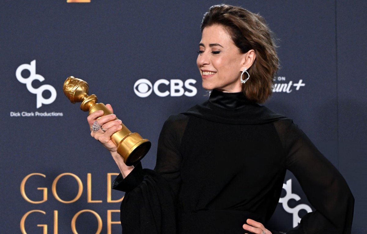 saveasbloom's tweet image. fernanda torres 4k amigas #GoldenGlobes