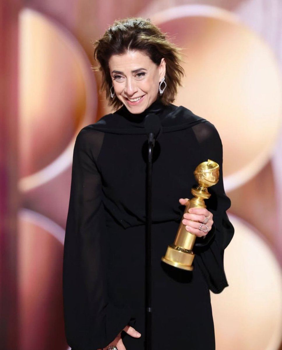 marcinhozola's tweet photo. TO-TAL-MEN-TE PREMIADA
Que força, que história, que viva…
É ELA!
FERNANDA!
É nós!
#GoldenGlobes #FernandaTorres https://t.co/NZJPhPoweq