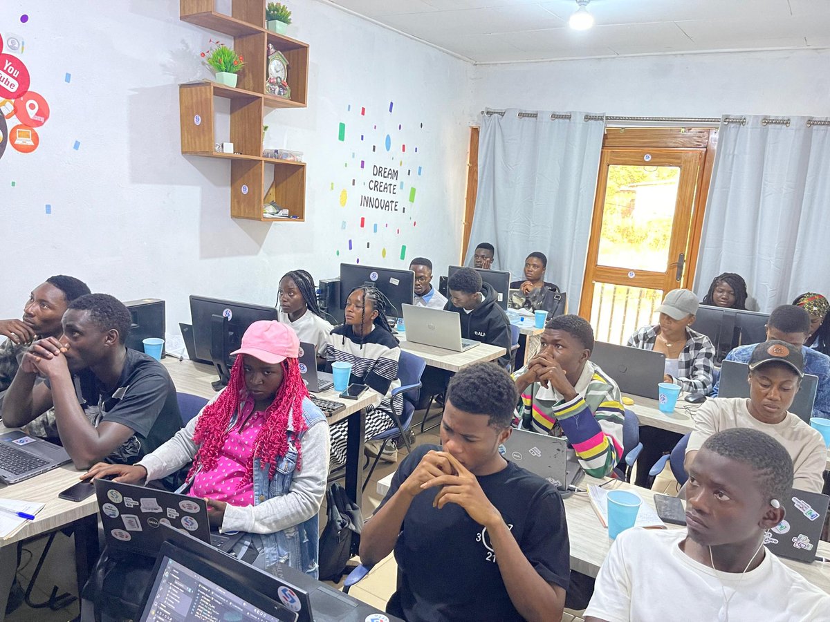 SeedTechCmr's tweet photo. Yesterday’s SEED Weekend of Code explored Python basics, handled by @fonyuyjude1  assisted by @fien Dora . We explored problem-solving, and building projects💙 . Empowering fresh talent to thrive in tech!  Join us now for a berrer future🙇 https://t.co/i1bzQDWzk3
