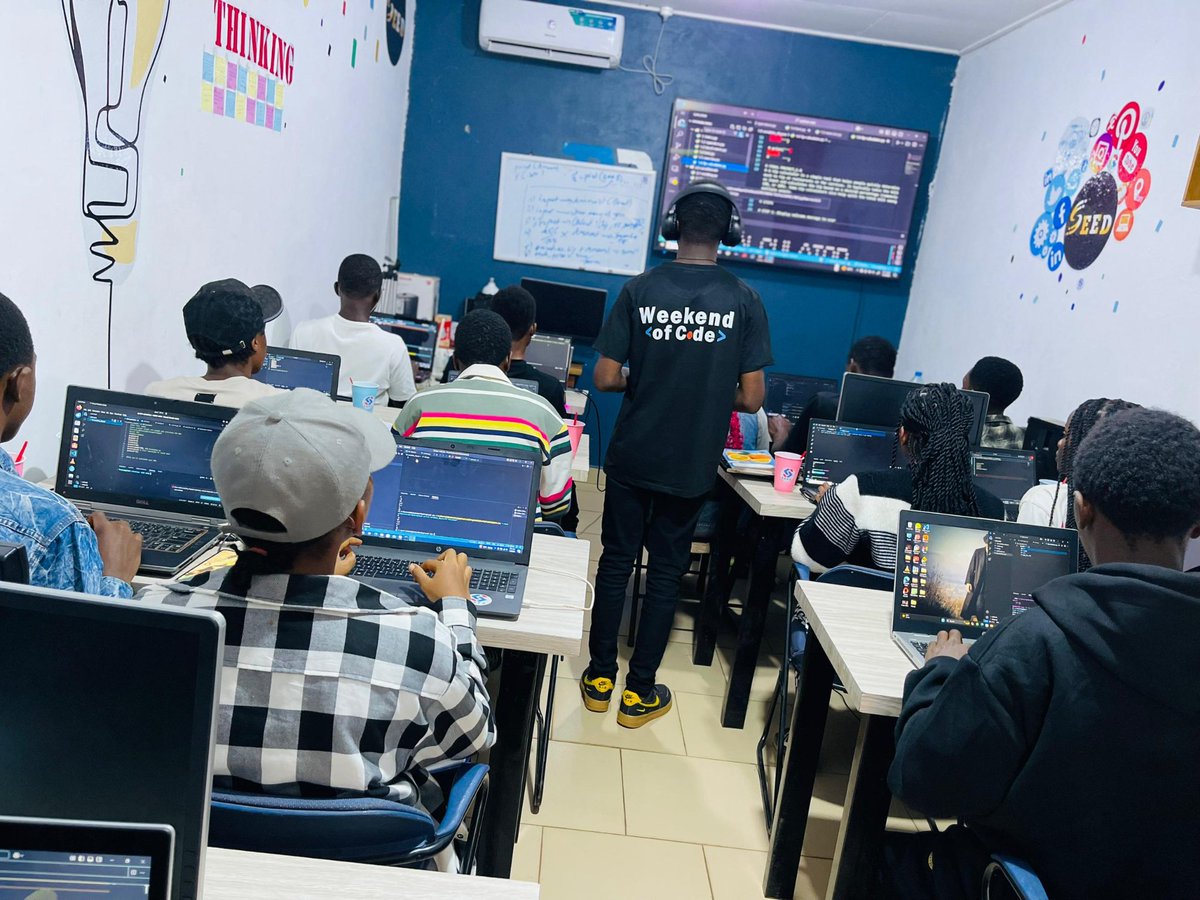 SeedTechCmr's tweet photo. Yesterday’s SEED Weekend of Code explored Python basics, handled by @fonyuyjude1  assisted by @fien Dora . We explored problem-solving, and building projects💙 . Empowering fresh talent to thrive in tech!  Join us now for a berrer future🙇 https://t.co/i1bzQDWzk3