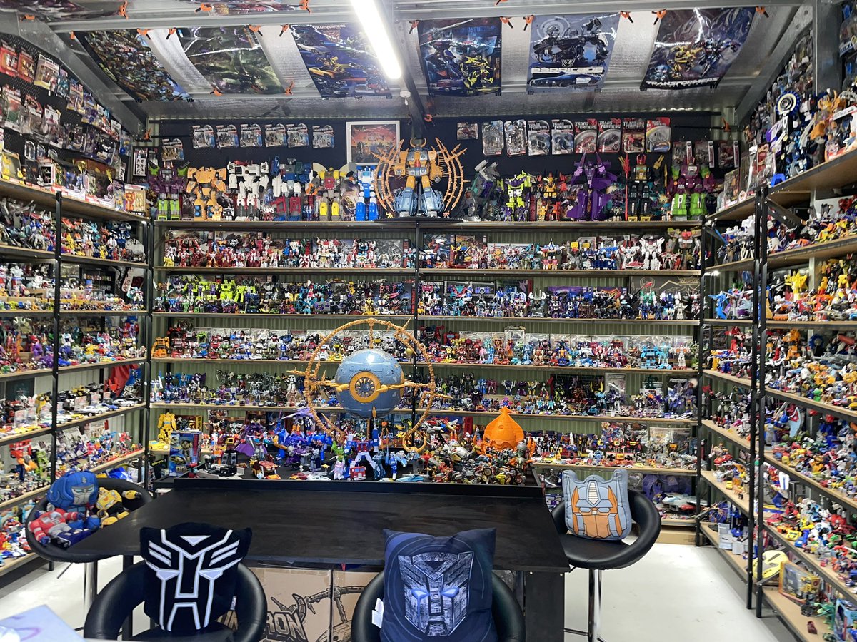 BigAngryTrev's tweet photo. Nothing like a nice clean #Transformatorium with all the #Transformers in the right places π #bigangrytrev https://t.co/3Hk2JvsKvF
