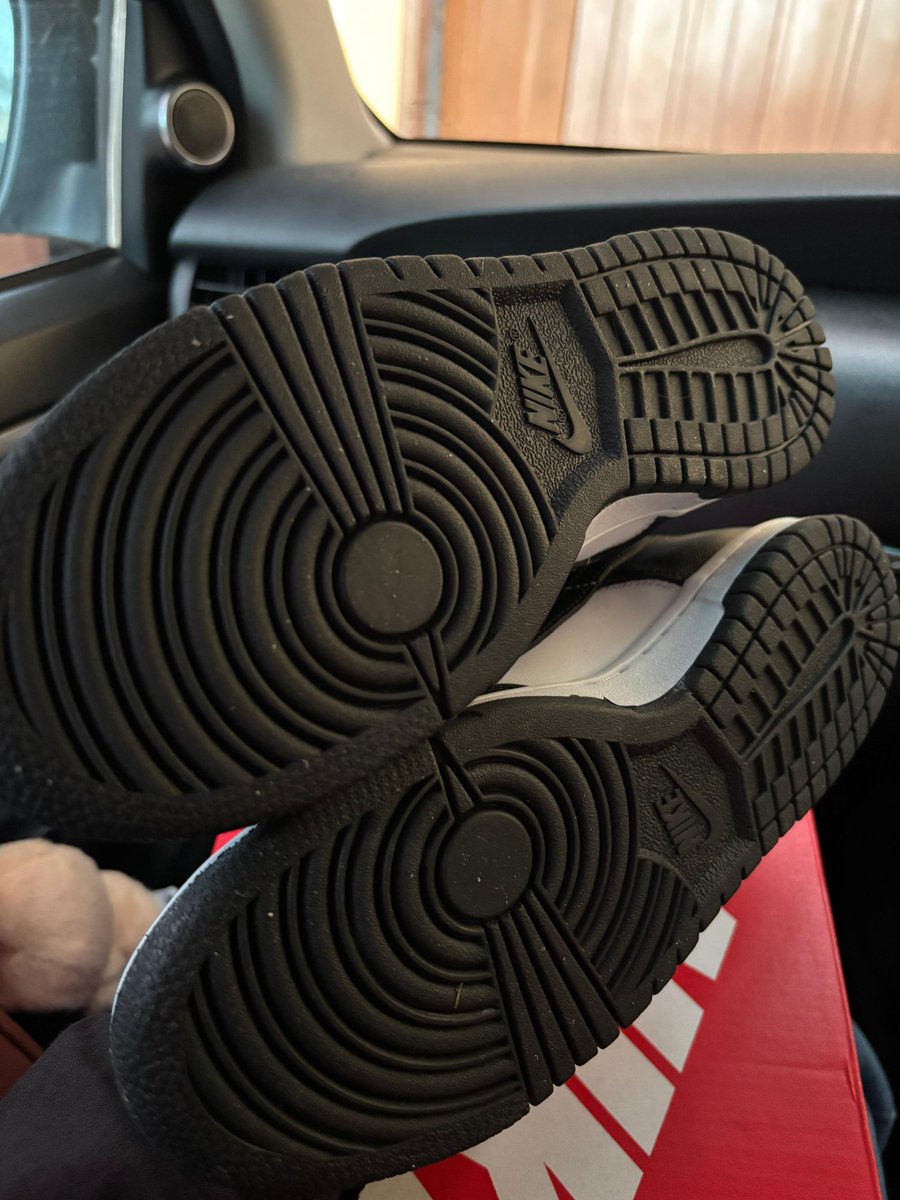 cellyn715's tweet photo. wts / want to sell jual nike dunk low panda 
size 36,5 
blm dipakai sama sekali
harga dm aja ya guyss https://t.co/keA0yJnybA
