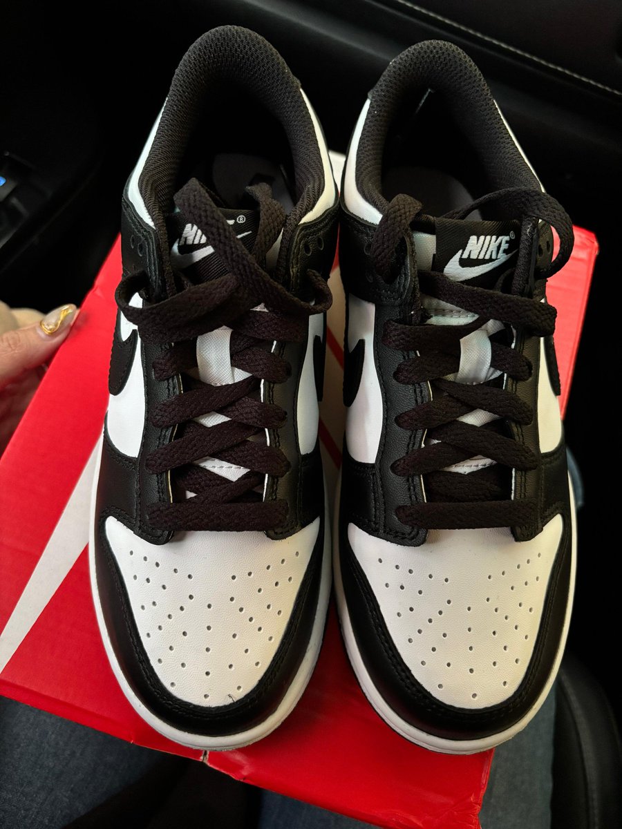 cellyn715's tweet photo. wts / want to sell jual nike dunk low panda 
size 36,5 
blm dipakai sama sekali
harga dm aja ya guyss https://t.co/keA0yJnybA