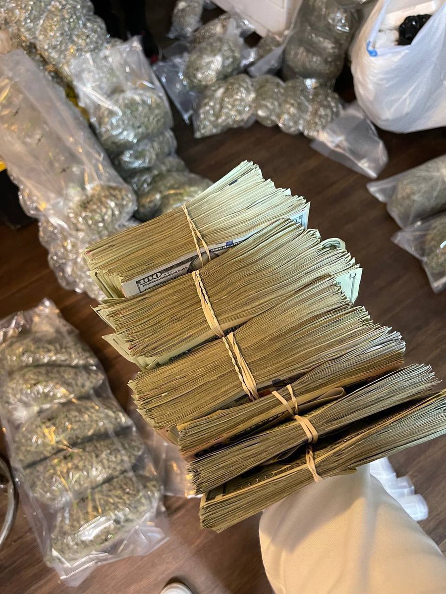 manshell999's tweet image. Grab a p of the rainbow runtzz 🔥
300 fast deal Bitcoin..

Tapin