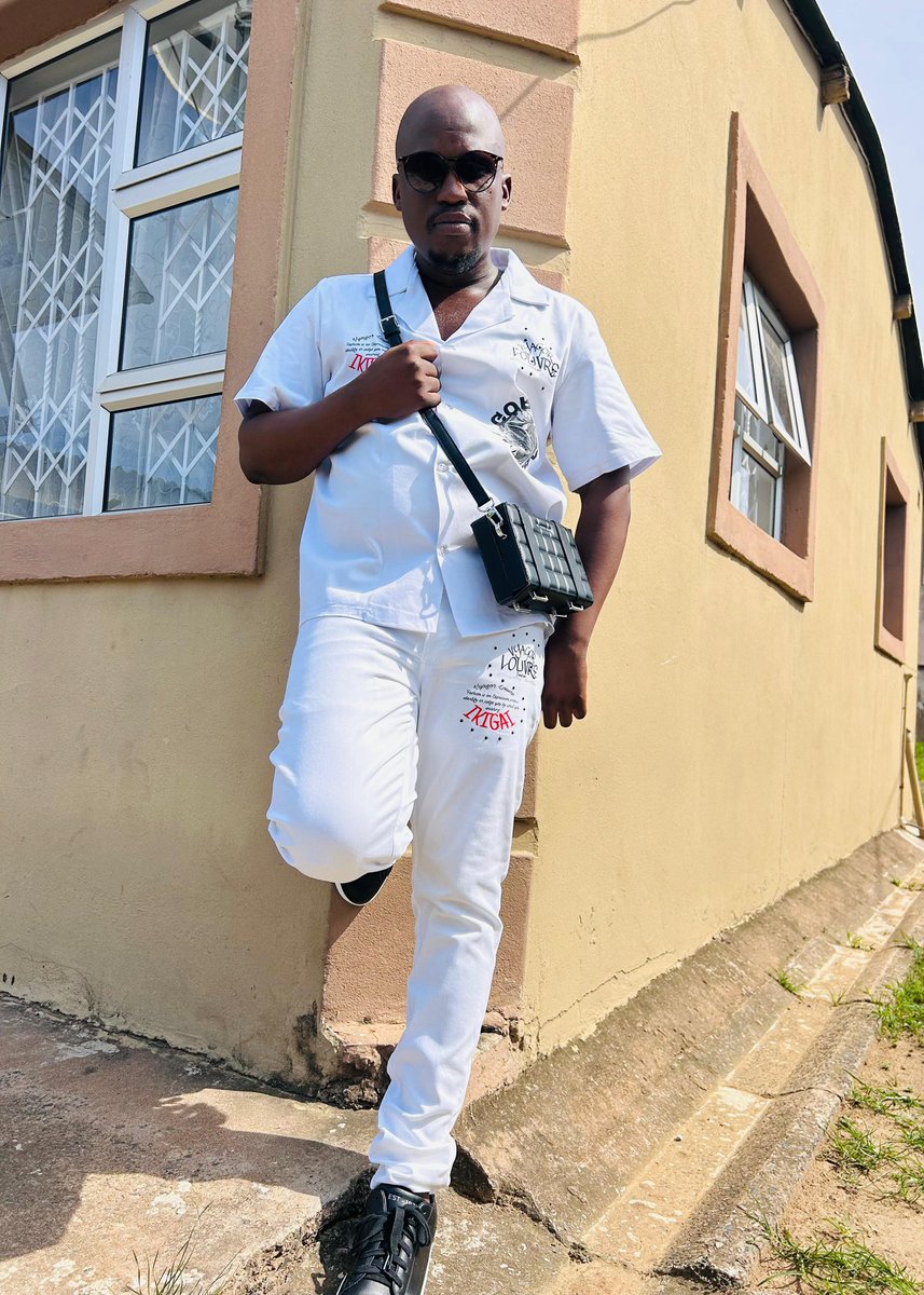 FamSoul_SA's tweet photo. 4th Annual All White Day Party @MaxsLifestyle @maxslifestyle1 
#allwhitedayparty
#durbantourism
@RedBullZA https://t.co/F5LhvN0qZo