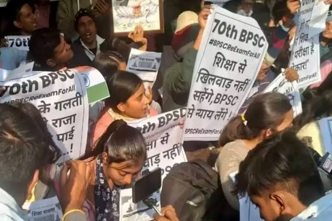apravakr's tweet photo. "The essence of democracy lies not merely in the freedom to speak but also in ensuring the opportunity to listen, fostering mutual respect and inclusive dialogue."
@narendramodi
@NitishKumar
@iChiragPaswan
@jansuraajonline
#BPSCStudentsProtest 
#BPSCReExamForAll https://t.co/BzktqcdZg4