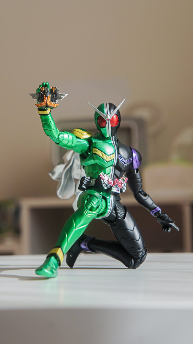 右利き@ tweet media