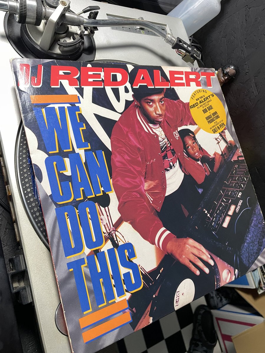 UMO_RECO_DJ's tweet photo. 1988年DJ RED ALERTのWE CAN DO THIS。多分、Fineでも誰か紹介してたかな?コンピもの🧐StetsasonicのSallyや45kingの900numberとかお馴染みの曲入ってます。80年代、90年代は12インチが皆さん買ってたけど、今はLPの方が人気あるらしいですね😅
#HipHop #DJRedAlert https://t.co/HBO9hYCrlN